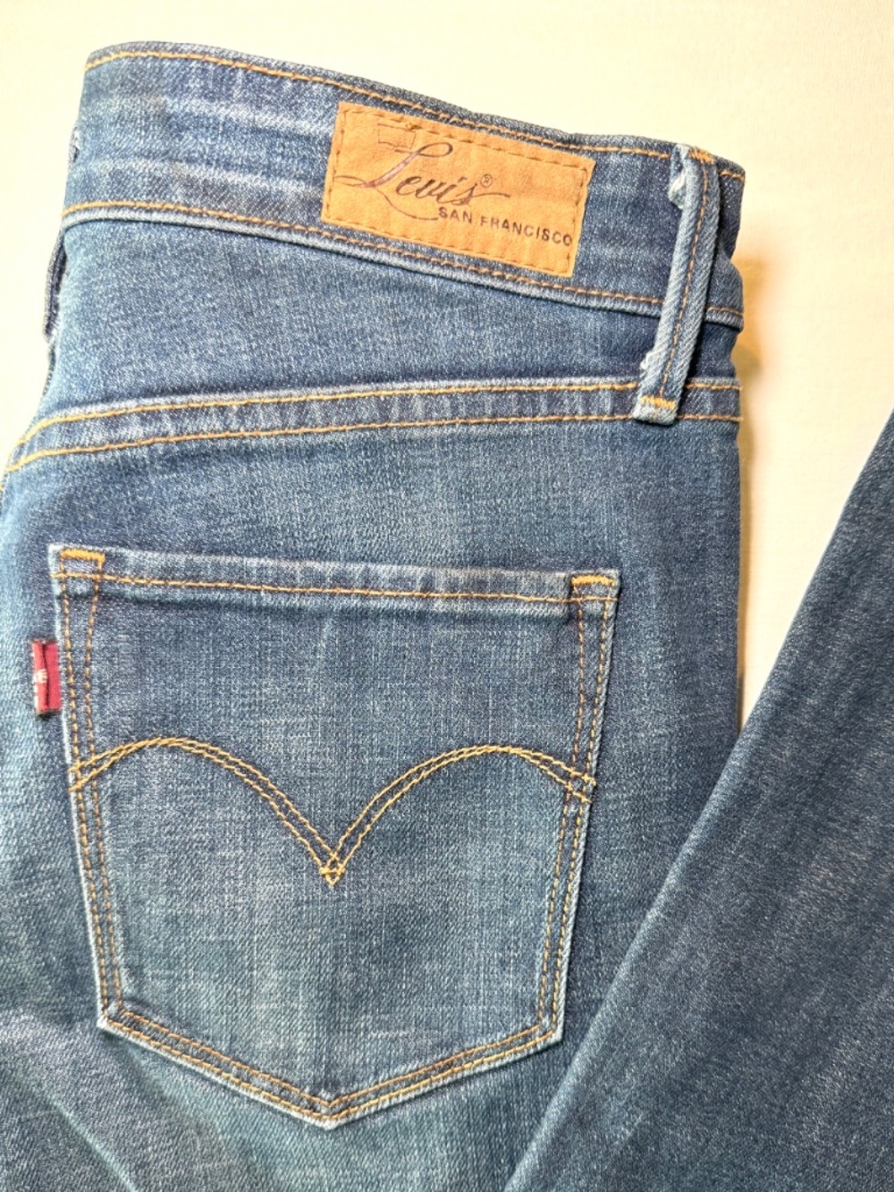 Levis San Francisco Jeans Women's 6 Dark Wash Demi Curve Boot Cut 31" Inseam - Picture 6 of 6